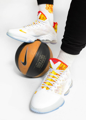 Nike LeBron XIX Low Magic Fruity Pebbles Herren Basketballschuh
