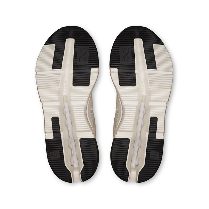 ON CLOUDNOVA FORM Cream | Ivory Damen Sneaker