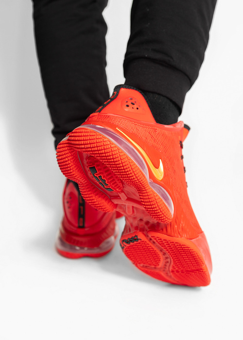 Nike LeBron XIX Low Light Crimson Herren Basketballschuh