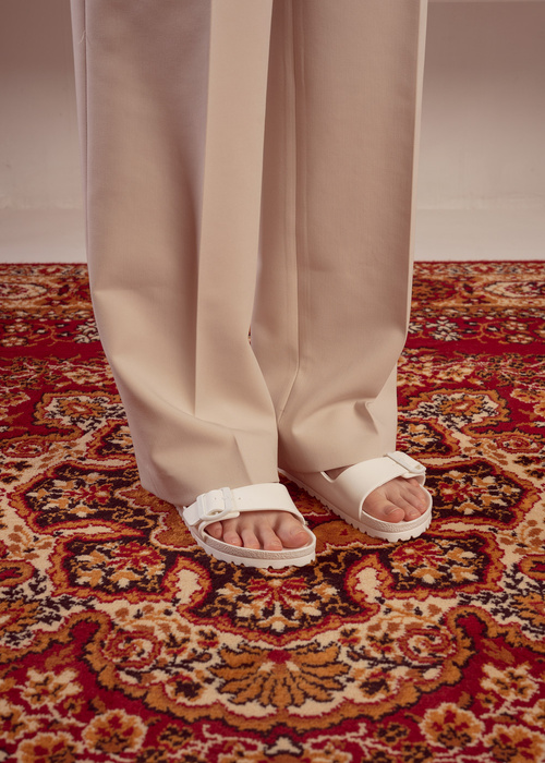 Birkenstock Arizona Essentials Damen Pantoletten weiß