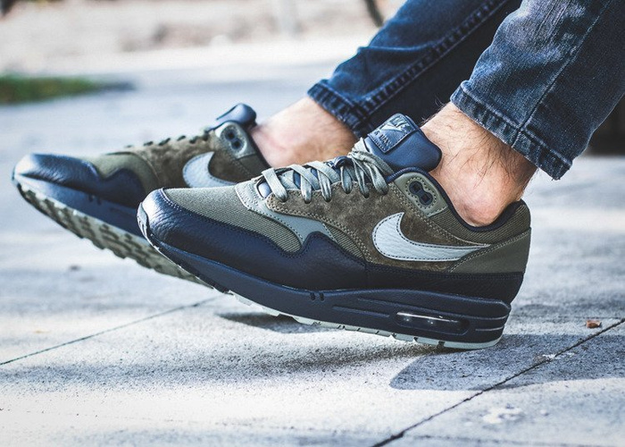 Nike Air Max 1 Premium (875844-201)