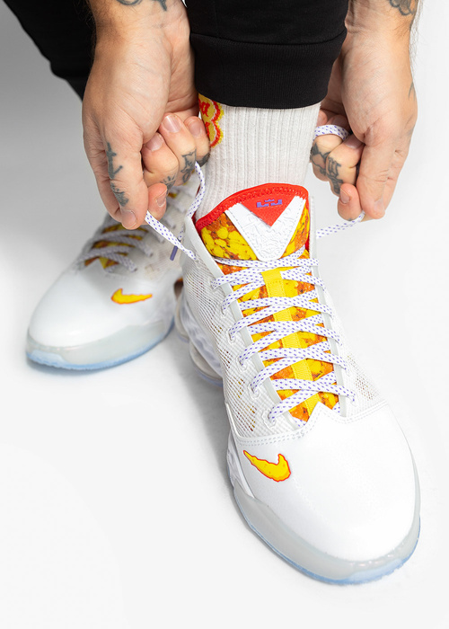 Nike LeBron XIX Low Magic Fruity Pebbles Herren Basketballschuh