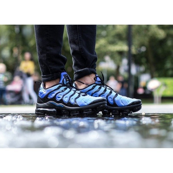 Nike Air Vapormax Plus (924453-008)