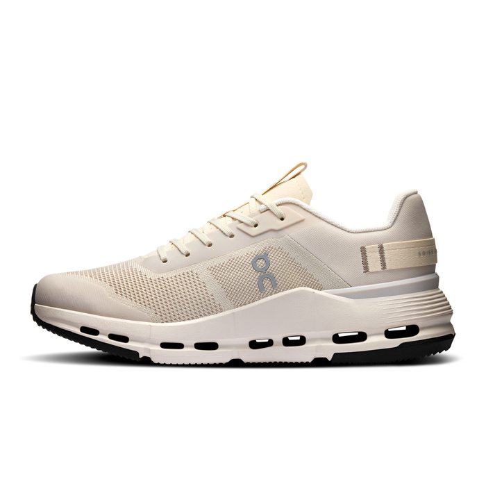 ON CLOUDNOVA FORM Cream | Ivory Damen Sneaker