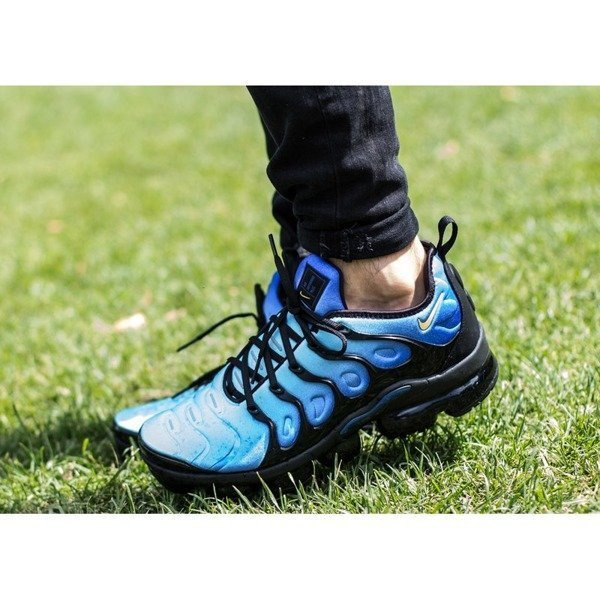 Nike Air Vapormax Plus (924453-008)