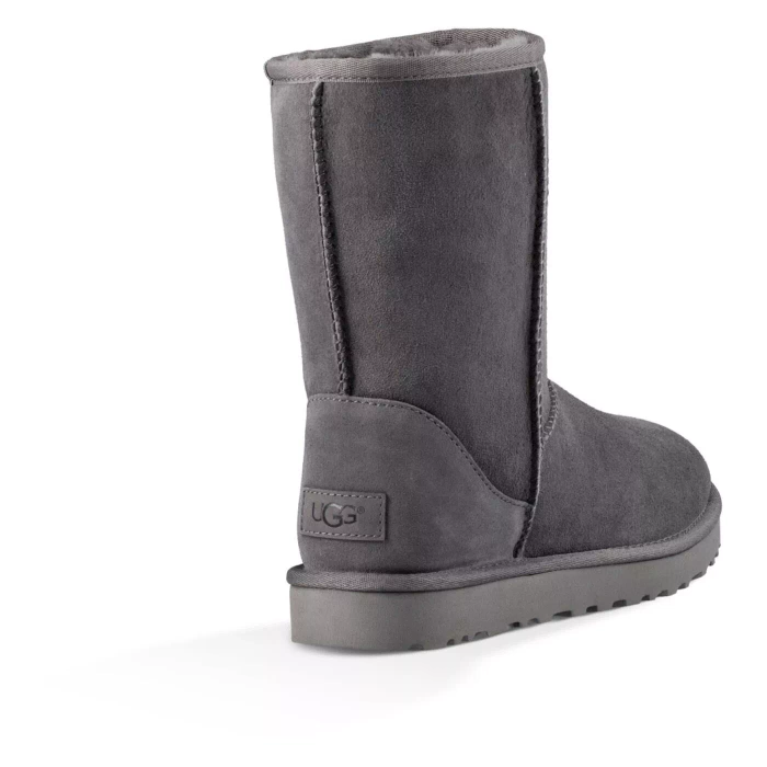 UGG W Classic Short II Damen Winterschuhe