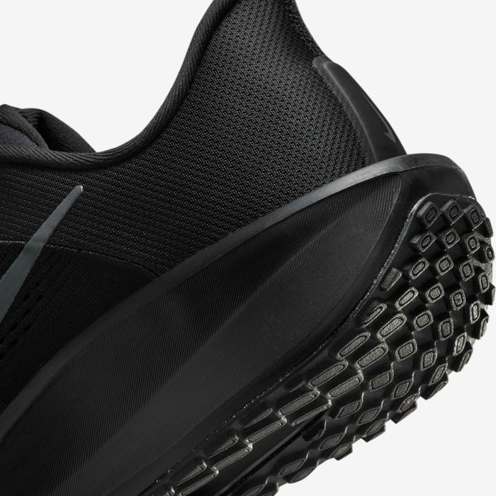 Nike Quest 6 Herrenlaufschuh