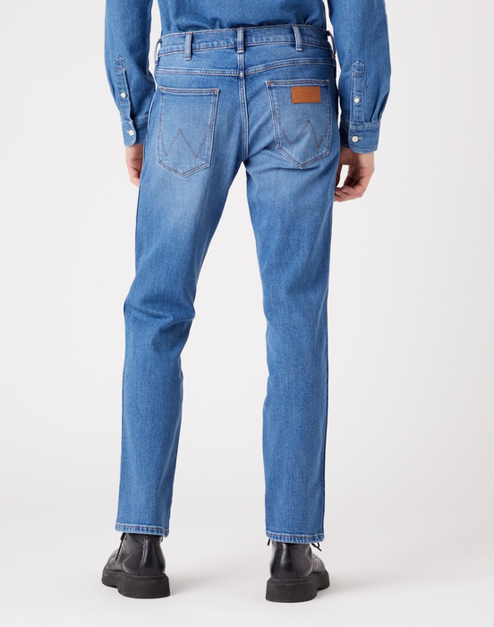Herren Jeanshose WRANGLER GREENSBORO NEW FAVORITE 