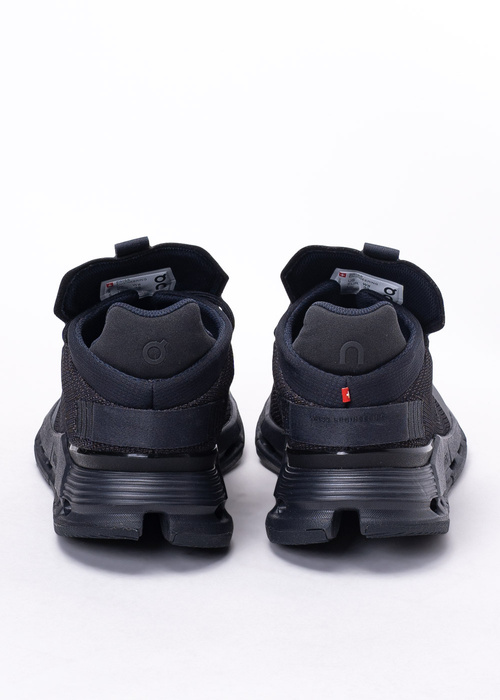 ON Cloud Cloudnova Sneaker