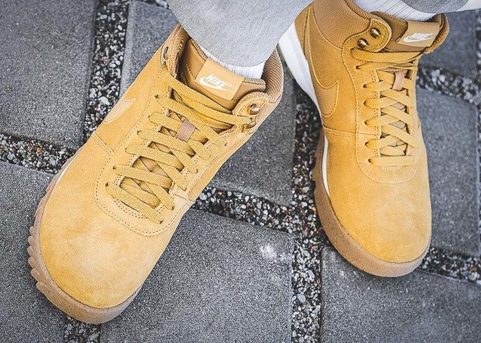 Nike Hoodland Suede (654888-727)