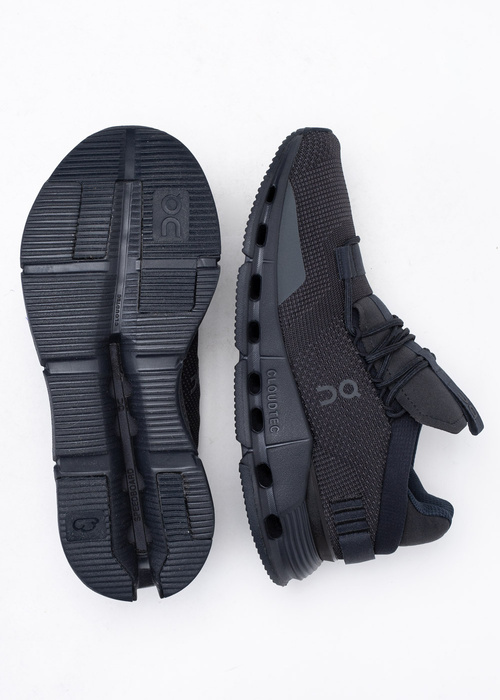 ON Cloud Cloudnova Sneaker
