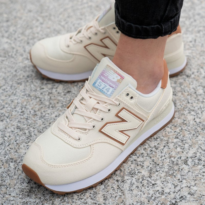 New Balance 574 (WL574SCB)