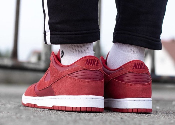 Nike Dunk Low (904234-601)