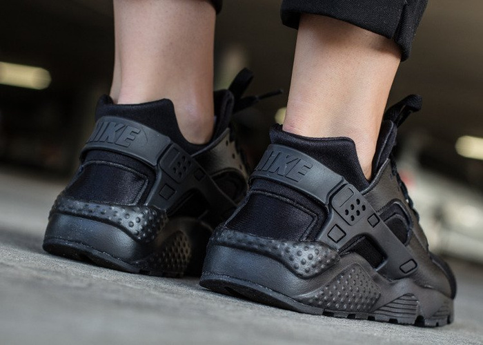 Nike Huarache Run  (654275-016)